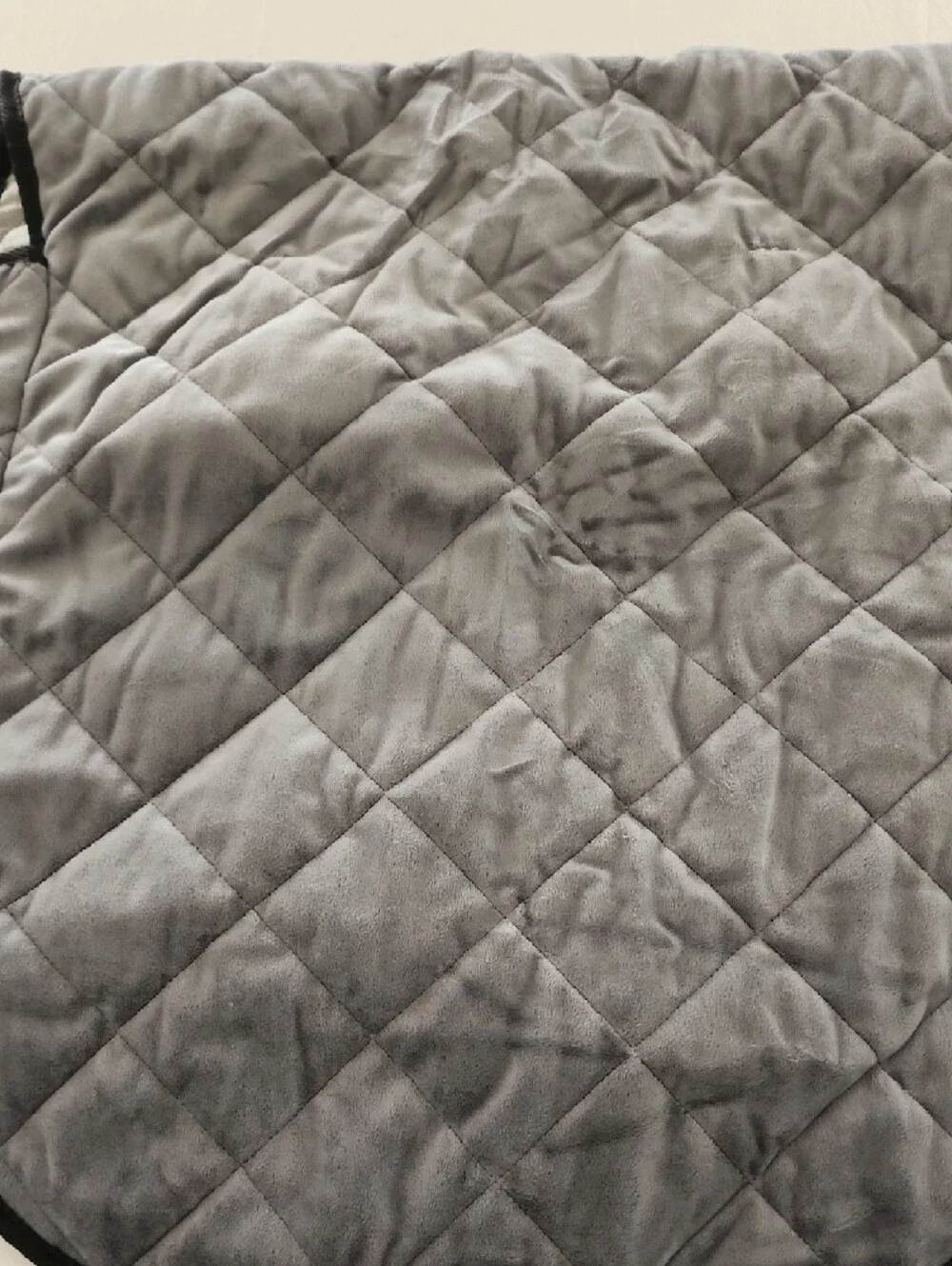 Mod Quilted Gray Pet Car Seat Cover